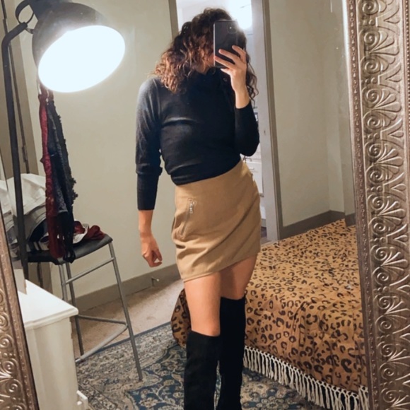 Tan Wool Skirt.. with POCKETS 🥳 - Picture 3 of 5